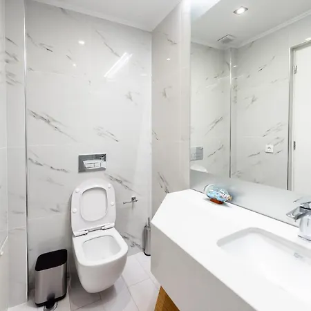 Dias Luxury Homes *