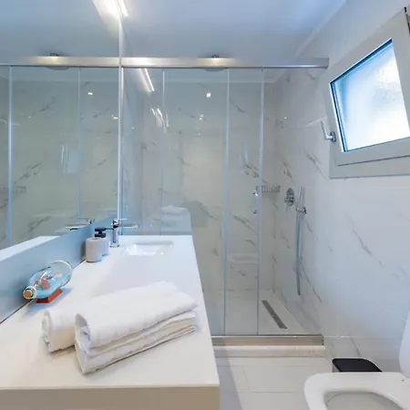 Dias Luxury Homes *
